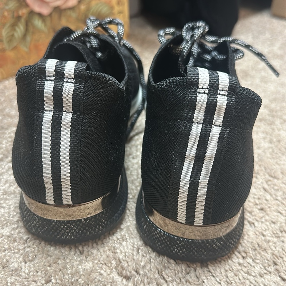 Shoes - Picture 2 of 4